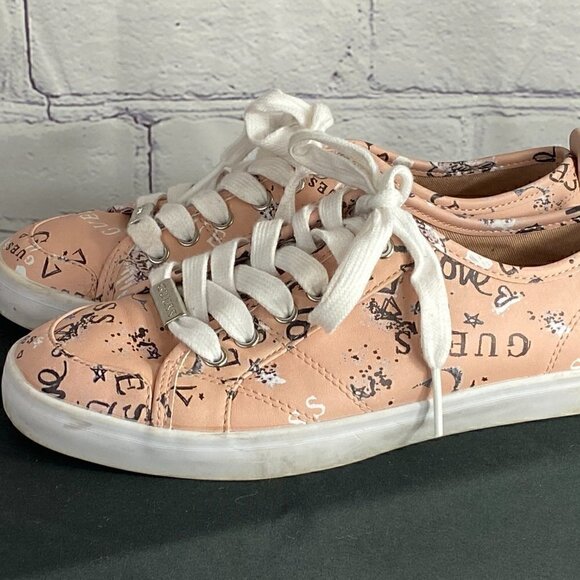 Guess Graffiti Logo Sneaker - Picture 5 of 8